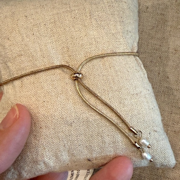 Elegant Gold and Pink Bracelet - Picture 2 of 2